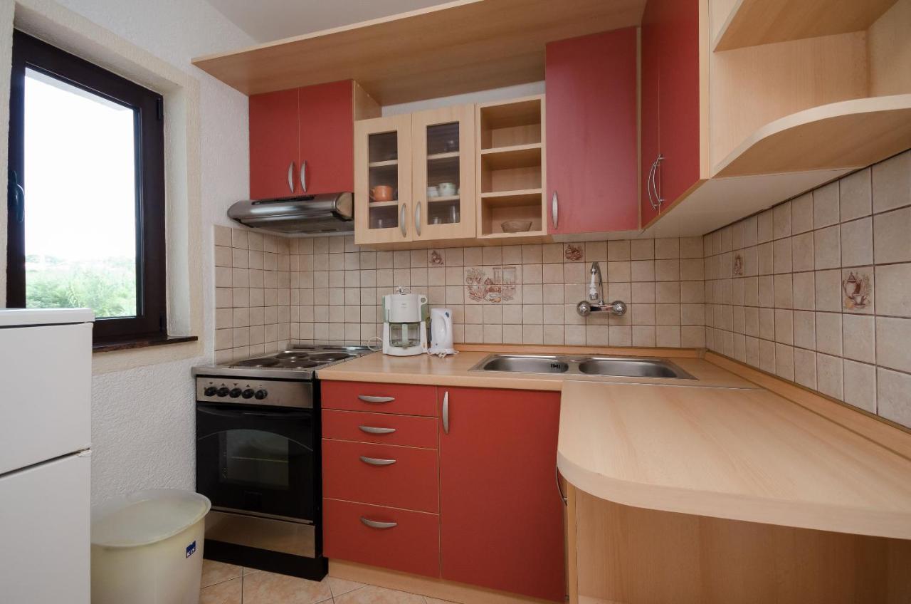 Apartments Helena Lopar Eksteriør billede